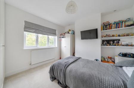 1357144-15-68d3a2...