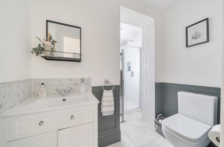 1357144-11-68d3a1...