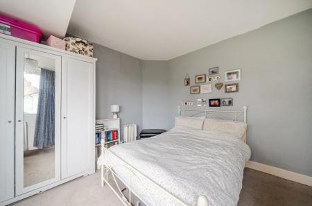 1371821-13-696e18...