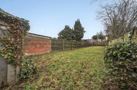 1371821-5-696e184...