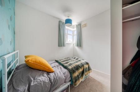 1371821-9-696e186...