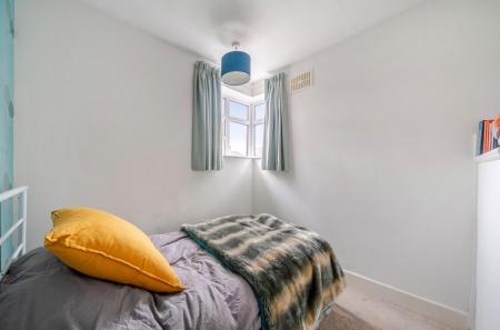 1371821-8-696e186...