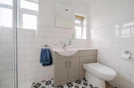 1371821-15-696e18...