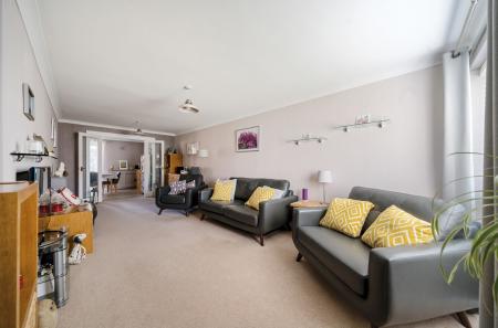 21-681343a65fc7f-...