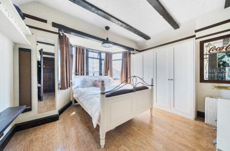 1290380-46-682731...