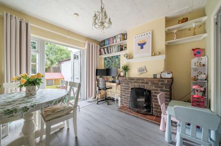 1294469-27-682d0b...