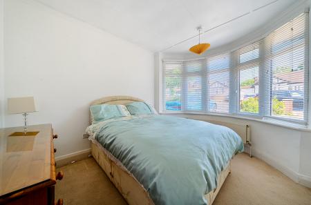 1296612-7-682b527...