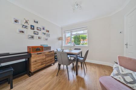 24-681b961a7c642-...