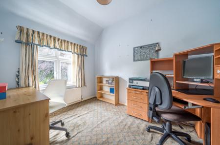 1295884-19-6835da...