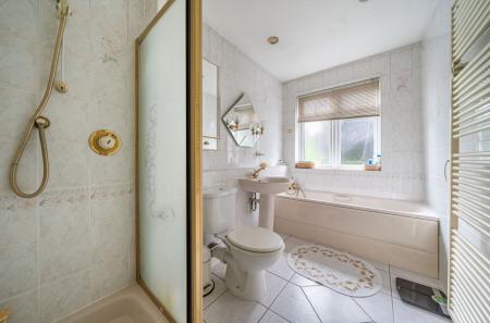 1295884-18-6835da...