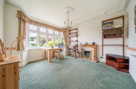 1295884-24-6835db...