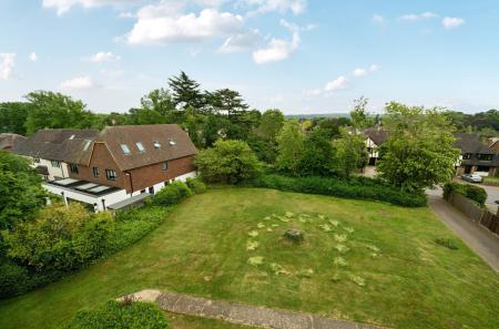 1295313-7-6825e1f...