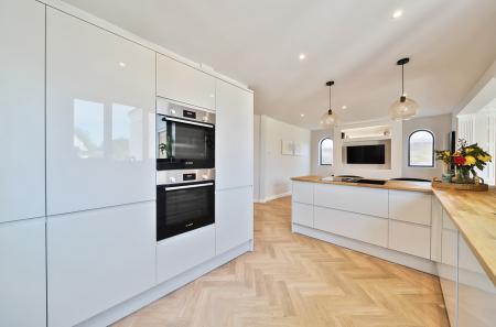 1312298-19-6852bf...