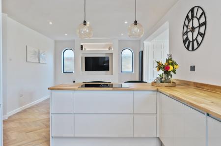 1312298-17-6852be...