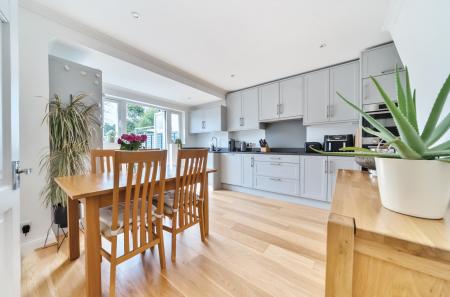 1316096-20-685d98...