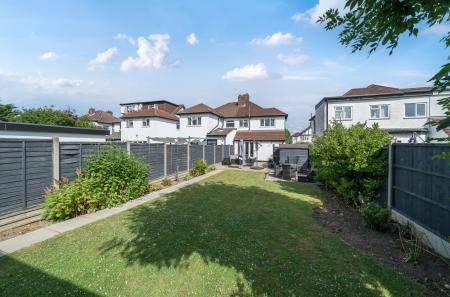 1316096-3-685d983...