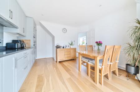 1316096-25-685d98...