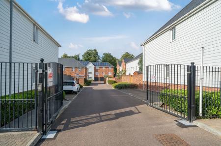 1316104-1-685d99b...