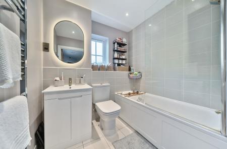 1316104-8-685d9a1...