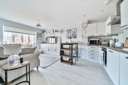 1316104-15-685d9a...