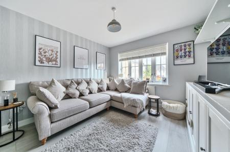 1316104-18-685d9a...