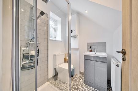 1304621-15-684896...