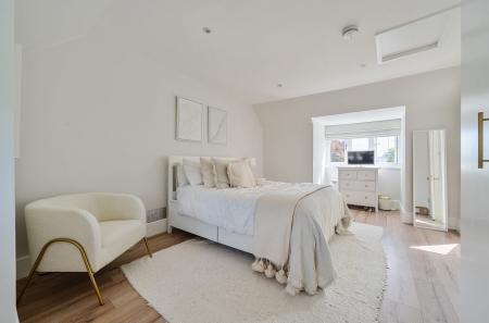 1316626-2-686cf79...