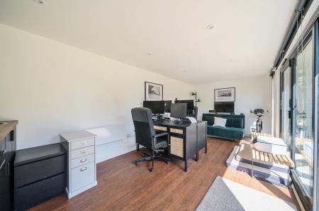 1316626-33-686cf9...