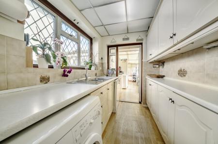 1318901-11-686554...