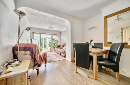 1318901-6-686553f...