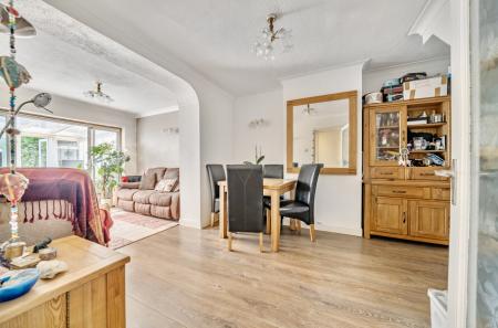 1318901-5-686553e...