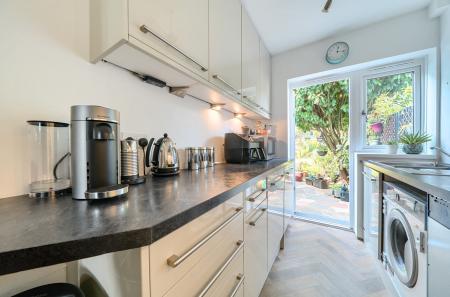 1336046-16-68a467...