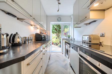 1336046-15-68a467...