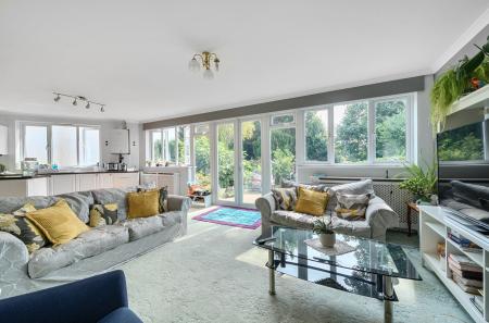 1330225-4-6893cfe...