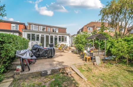 1330225-20-6893d1...