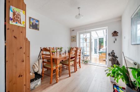 1339823-12-689b59...