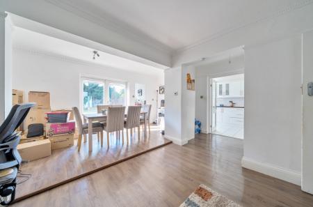 1361858-8-68dbcd2...