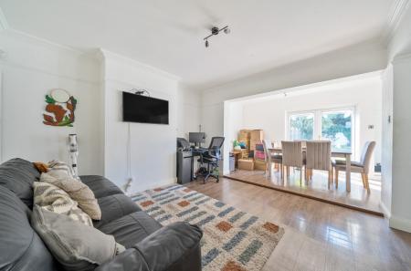 1361858-7-68dbcd1...