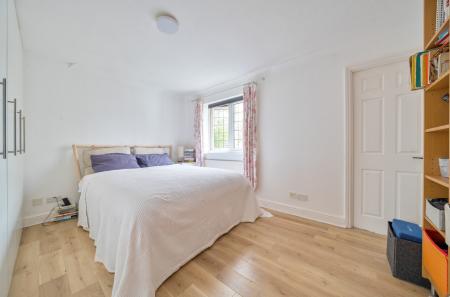 1364073-15-68ed8d...