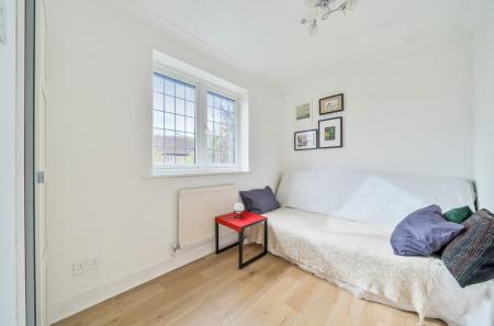 1364073-9-68ed8d1...