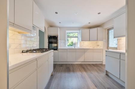 1370368-8-68f17b3...