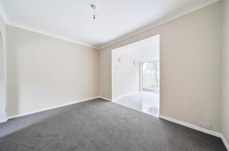 1370368-11-68f17b...