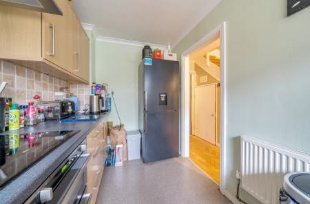 1369959-17-690202...