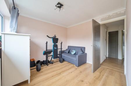 1369959-11-690202...