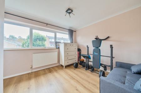 1369959-8-690200d...