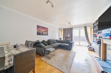 1369959-16-690202...