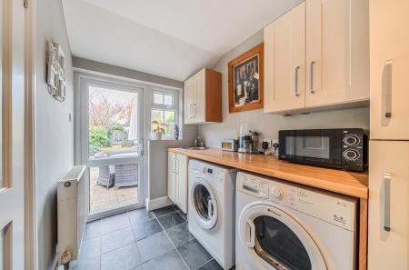 1374183-13-690dc2...