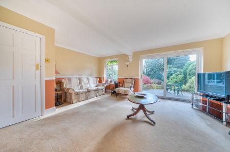 1375790-2-690caad...