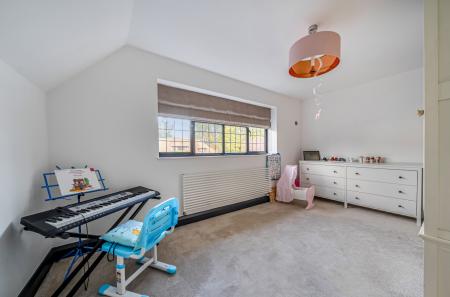 1374280-14-690e5c...