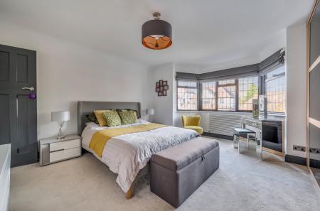 1374280-17-690e5d...